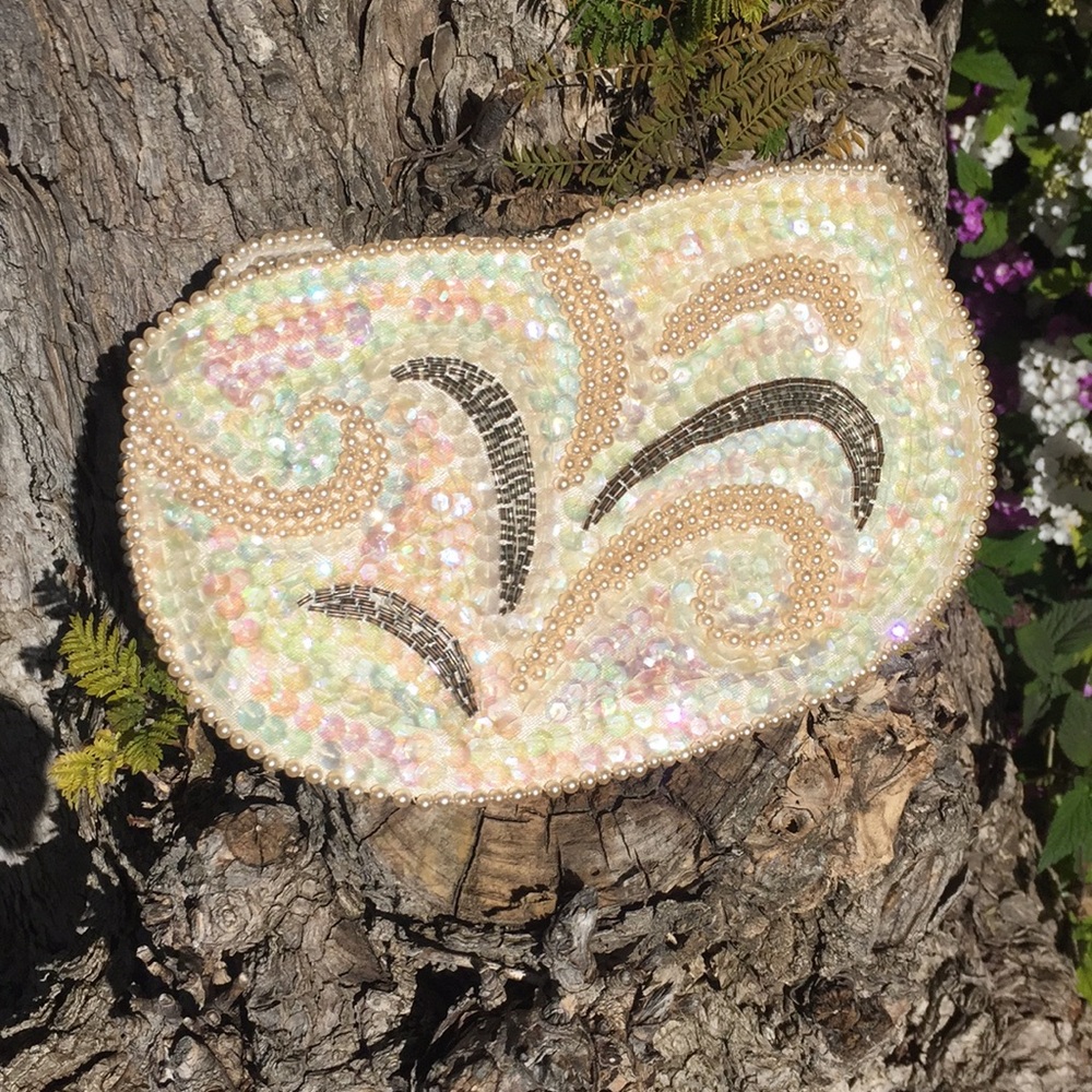 Vintage beaded and sequined La Regale clutch purse